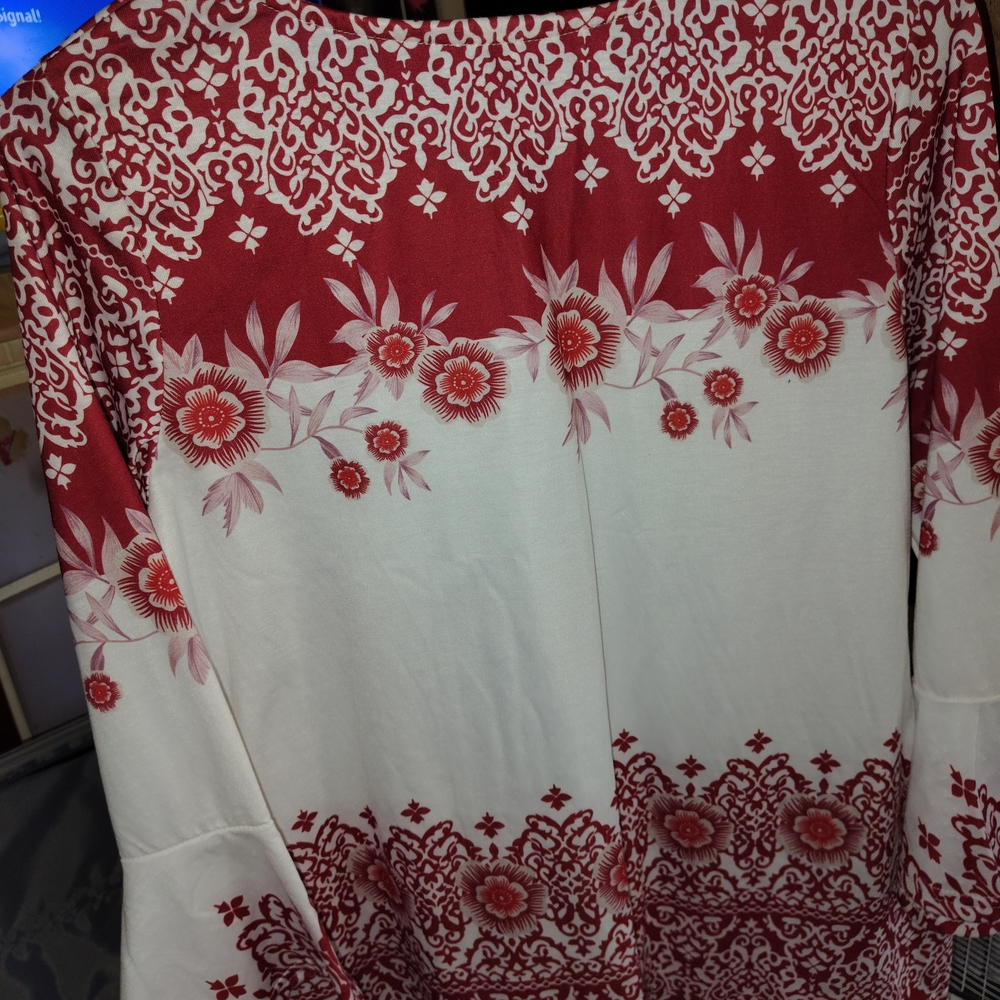 Elegant Red and White Floral Women's Top